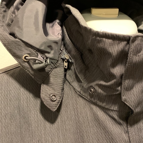 REI Elements Co-Op winter jacket black with removable hood - Picture 7 of 10